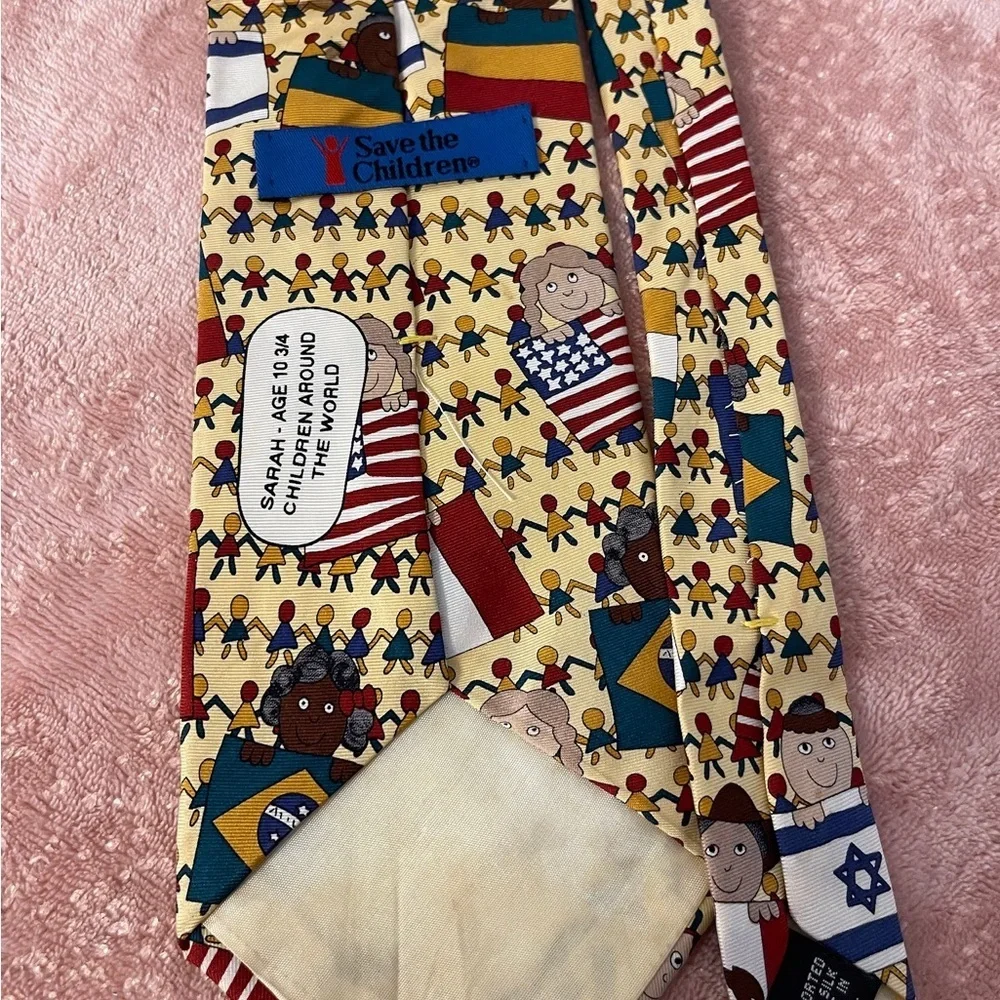 International Flag Pattern Tie - Picture 5 of 8